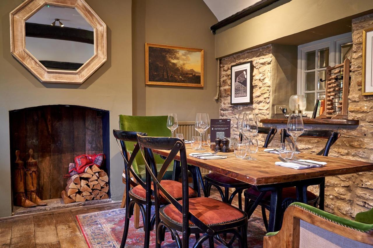 The Horse And Groom Inn Malmesbury Exterior photo