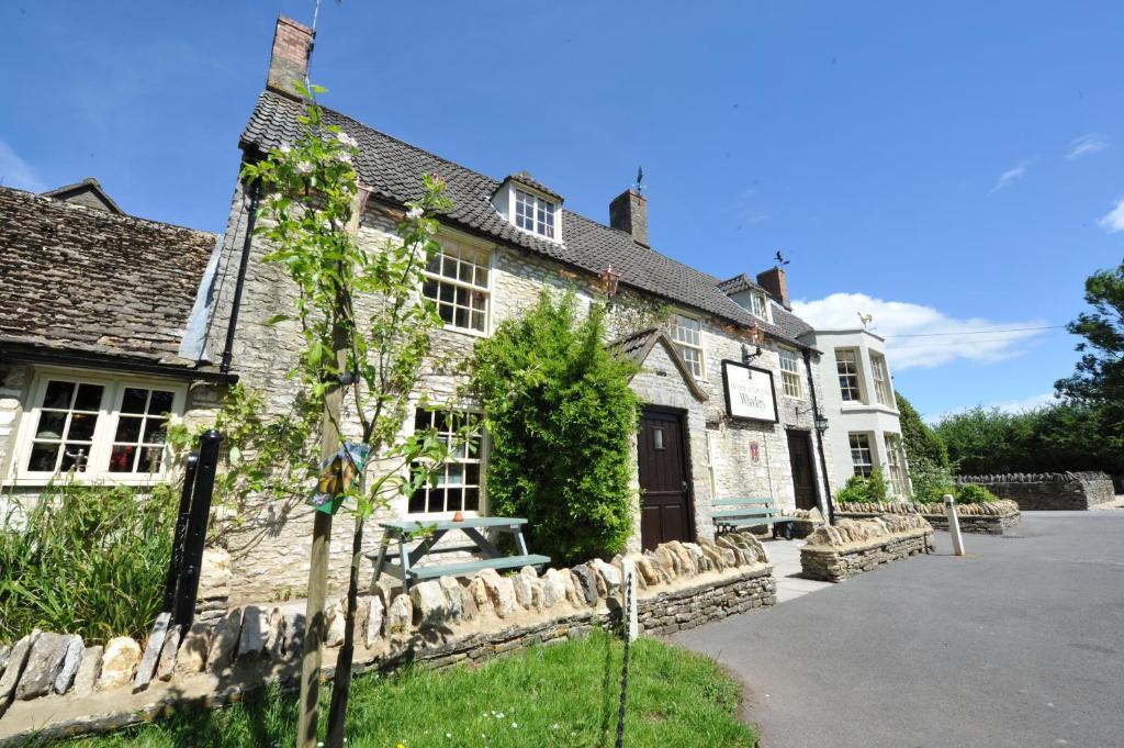The Horse And Groom Inn Malmesbury Exterior photo